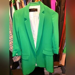 Zara green blazer worn once excellent condition. Pearl roll up sleeve.
